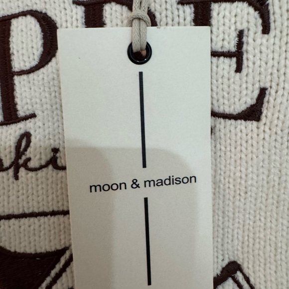 Moon & Madison Après Sweater NWT - Picture 4 of 8